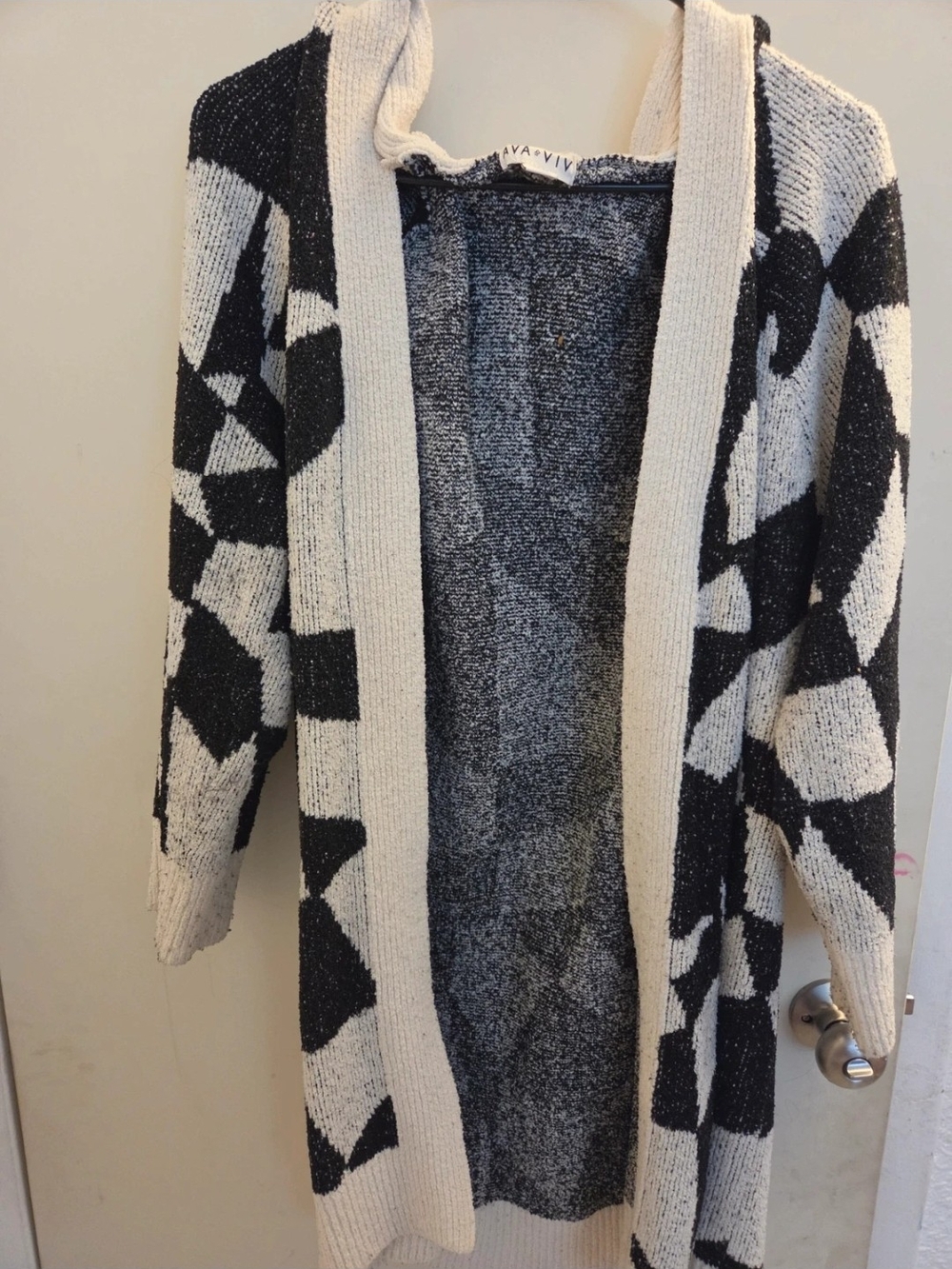 Ava & Viv Black and White Geometric Open-Front Cardigan